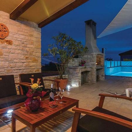 Luxury Apartment Alba With Pool Канфанар Екстериор снимка