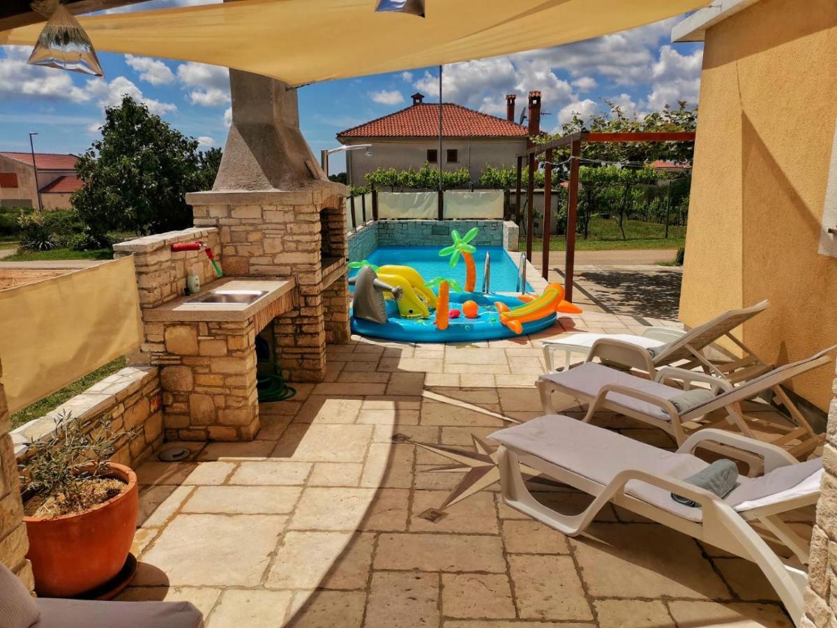Luxury Apartment Alba With Pool Канфанар Екстериор снимка