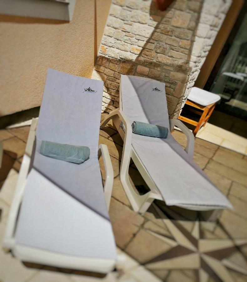 Luxury Apartment Alba With Pool Канфанар Екстериор снимка