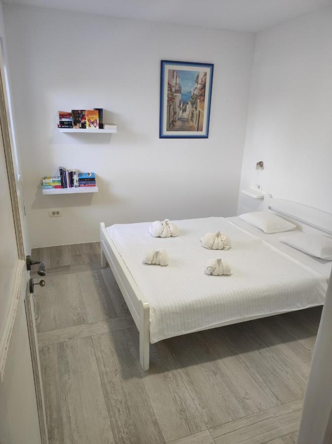 Luxury Apartment Alba With Pool Канфанар Екстериор снимка