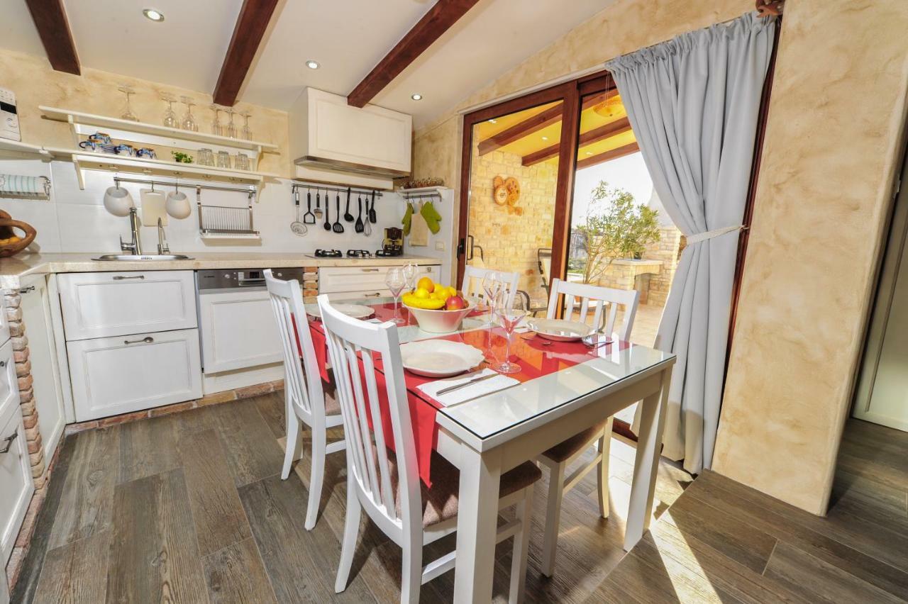 Luxury Apartment Alba With Pool Канфанар Екстериор снимка
